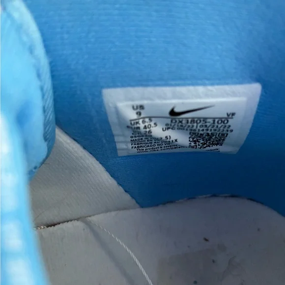 Nike Woman’s White and Blue Sneakers - Picture 5 of 5